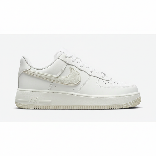 Nike Air Force Lux